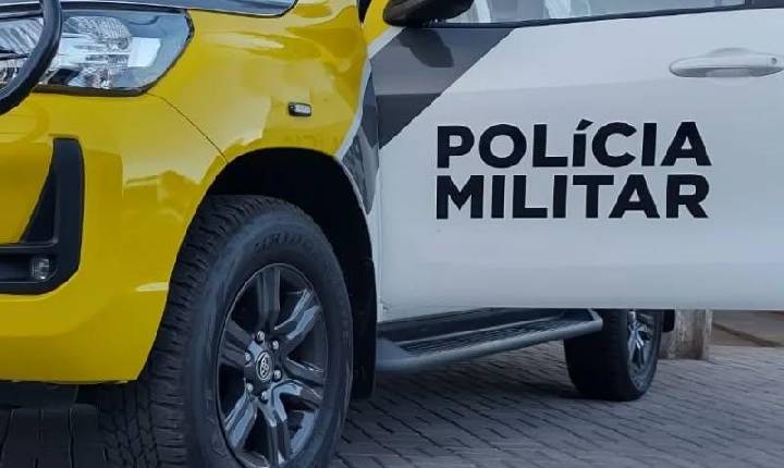 Homem é encontrado deitado após danificar portão da prefeitura de Faxinal