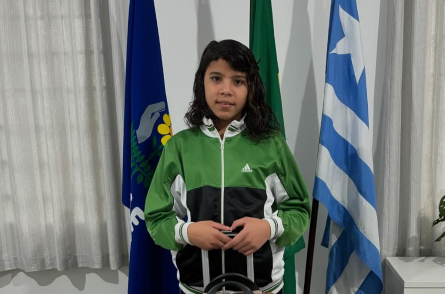 Aluna da Apae de Jardim Alegre embarca para participar dos Jogos Escolares Brasileiros (Jebs), em Recife - PE