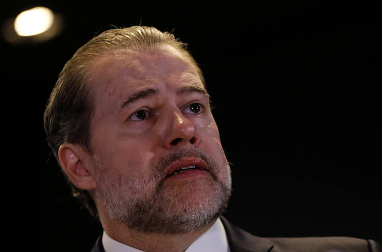 Ministro Dias Toffoli é internado com inflamação no pulmão