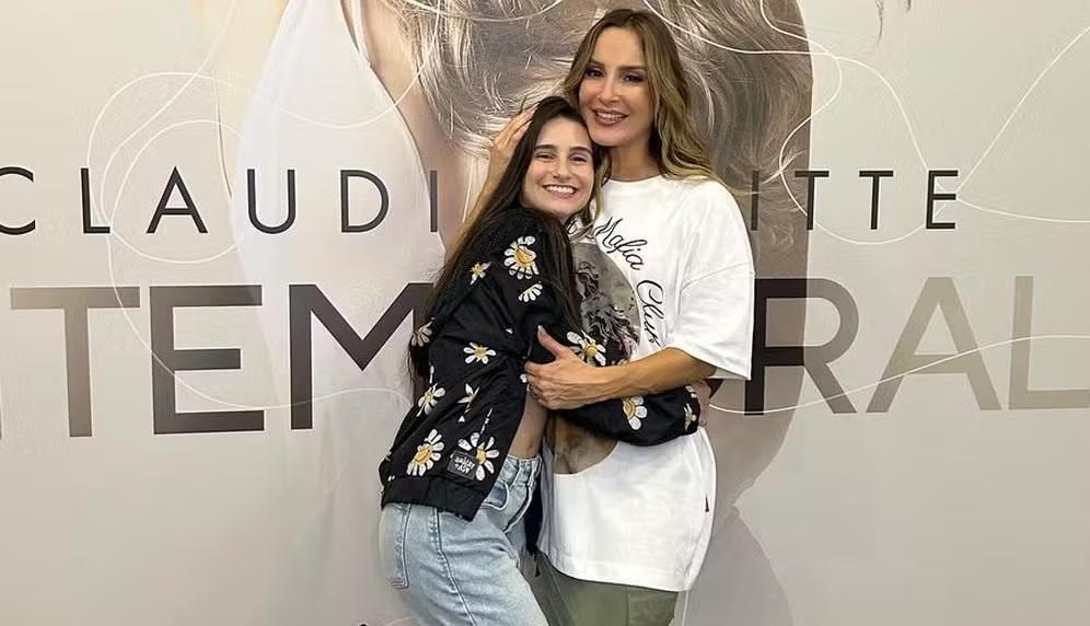 Aos 21 anos, bailarina de Claudia Leitte tem parada cardíaca e morre durante ensaio