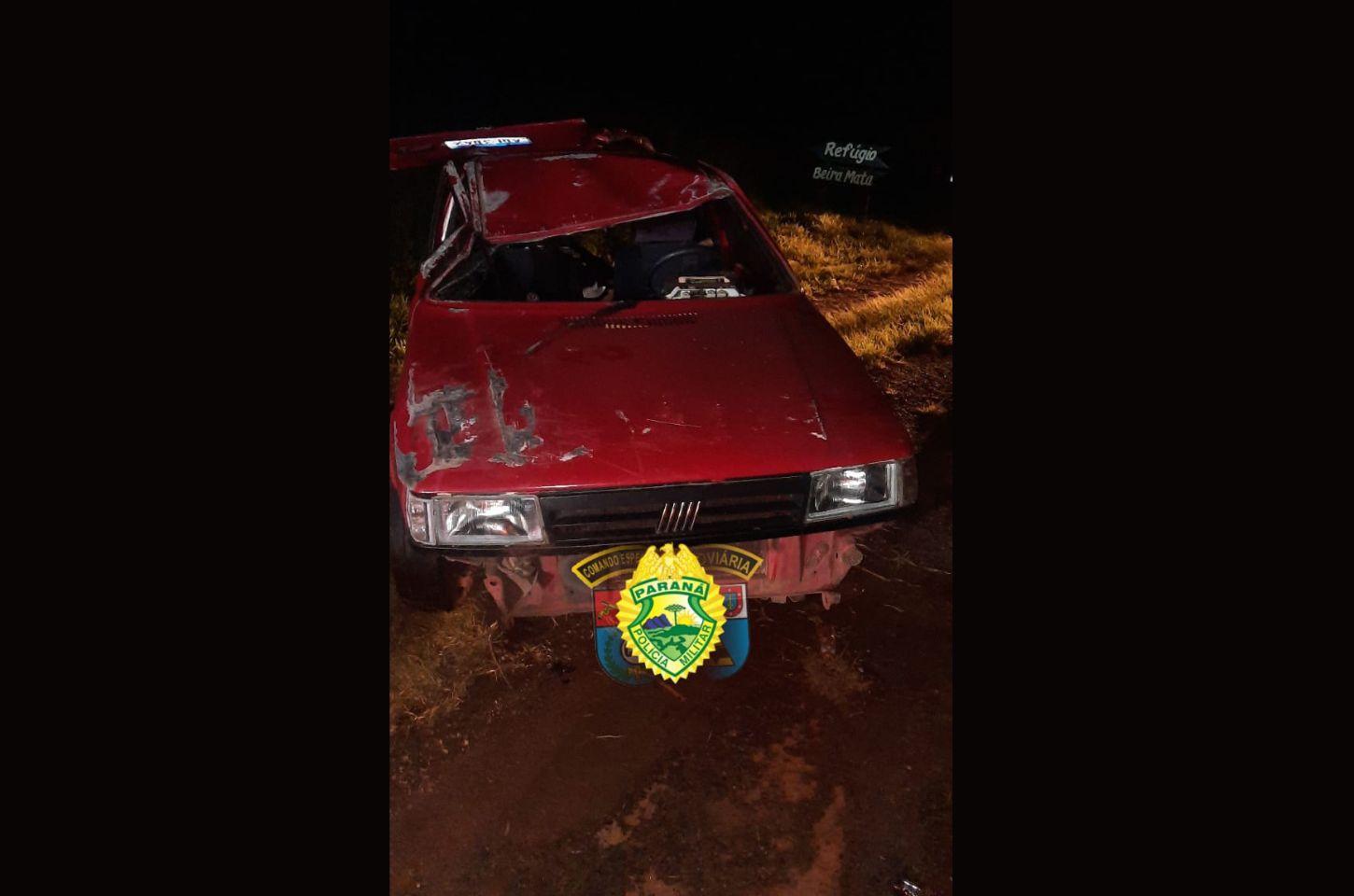 Capotamento deixa jovem ferida em Faxinal
