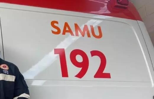 Homem é socorrido pelo SAMU após ser atropelado por carro no centro de Ivaiporã