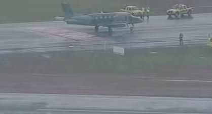 Avião da FAB faz pouso de emergência em Brasília após problema técnico