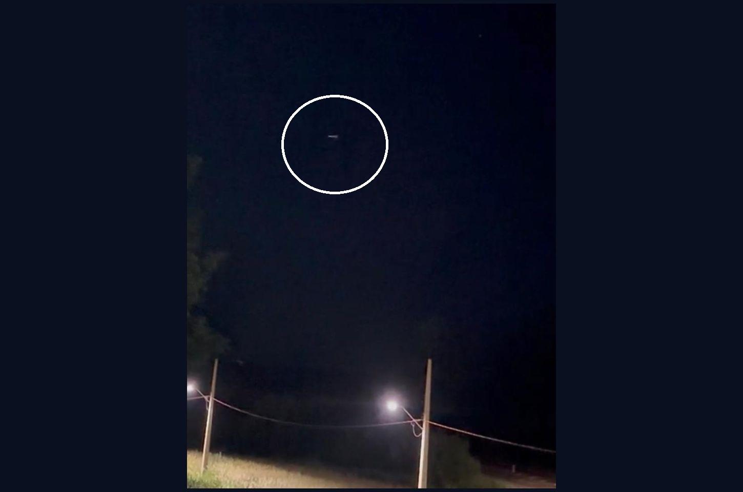 Moradores de Jardim Alegre se espantam com luzes no céu; especialista explicou o que pode ser.