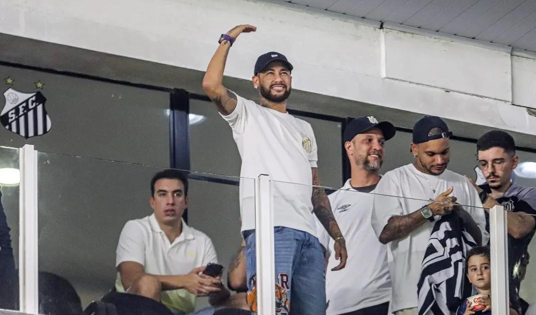 Presidente do Santos anuncia volta de Neymar