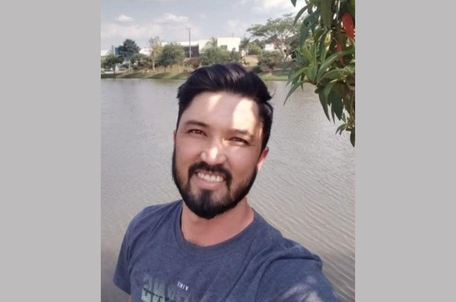 Sob forte comoção, tem início o velório de Rodrigo Vernek, vítima de tragédia familiar em Ivaiporã