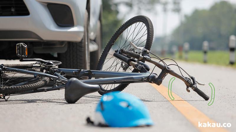 Acidente entre carro e bicicleta deixa adolescente de 12 anos ferido em Ivaiporã