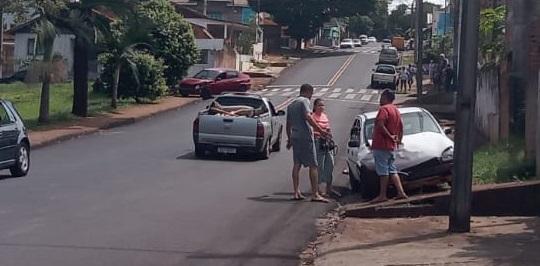 Colisão entre veículos em Ivaiporã mobiliza Corpo de Bombeiros
