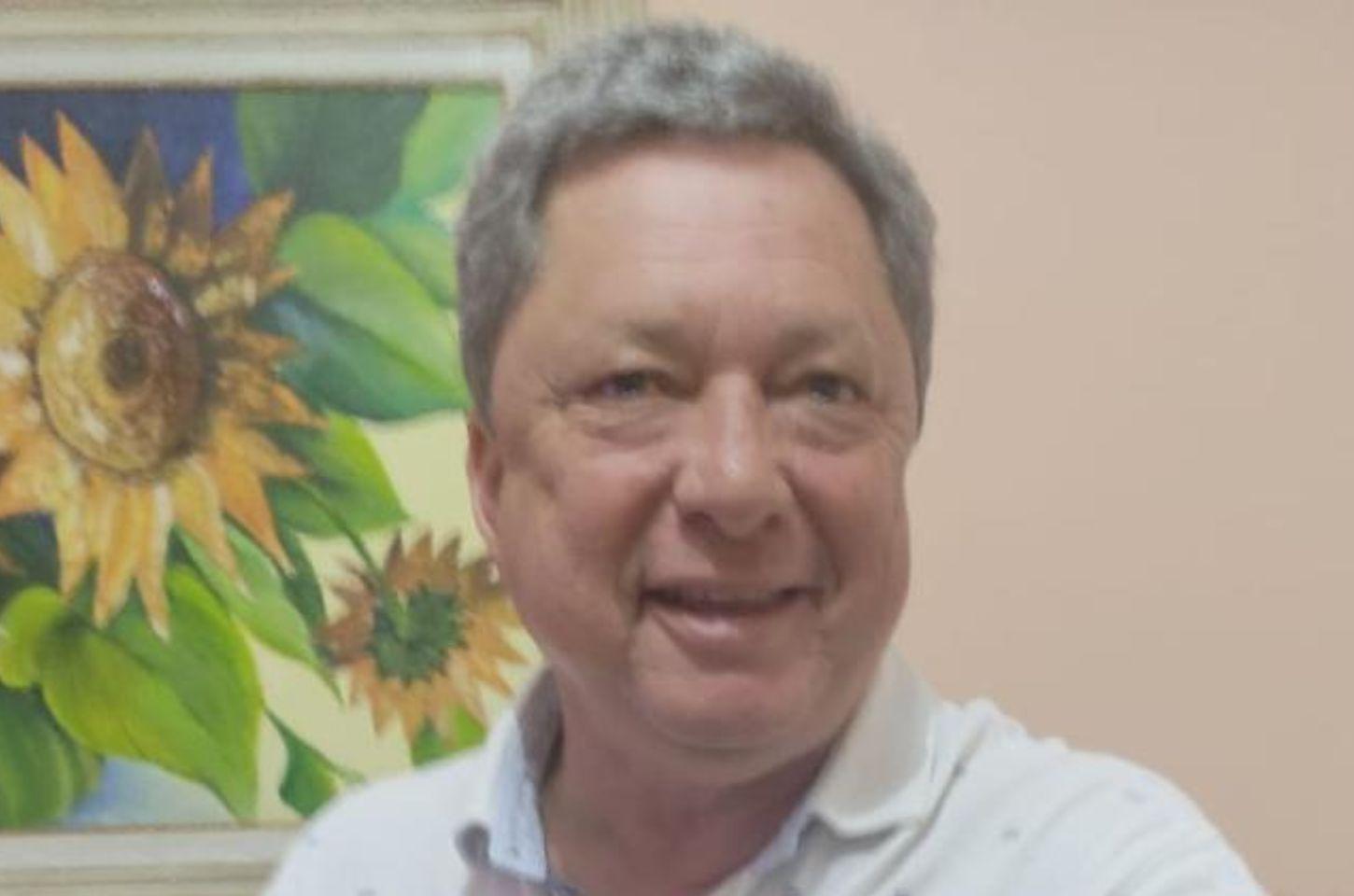 Corpo do ex-morador de Jardim Alegre Célio Machado é sepultado no Cemitério Municipal