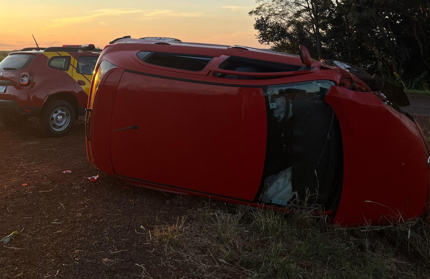 Idosa fica ferida em capotamento na PRC-466 em Ivaiporã