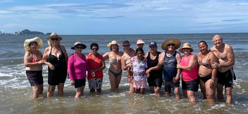 Prefeitura de Fênix leva Grupo da Terceira idade para o litoral em três dias de descanso e diversão