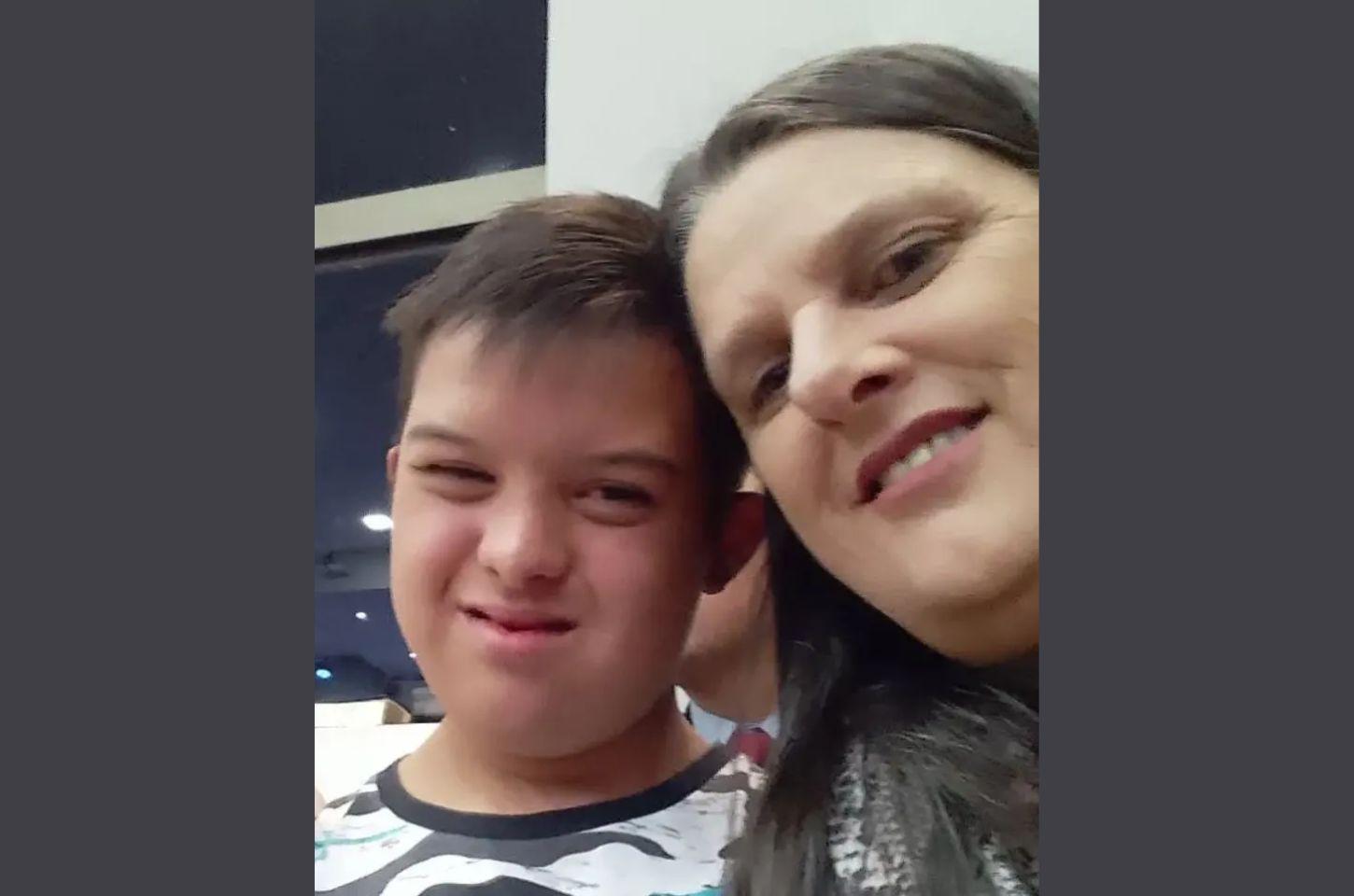 Carro pega fogo após colisão na PR-317 e mata mãe e filho entre Maringá e Floresta