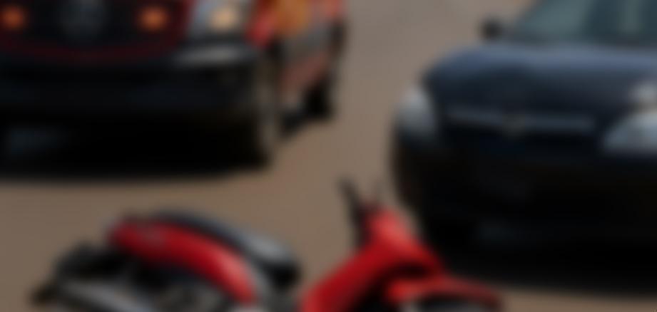 Dois acidentes entre carro e moto são registrados em Ivaiporã nesta segunda