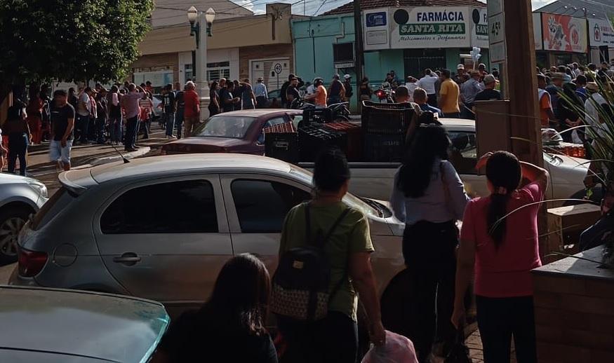 Homem é atingido por tiro durante abordagem policial em frente ao Santuário de Santa Rita de Cássia, em Lunardelli
