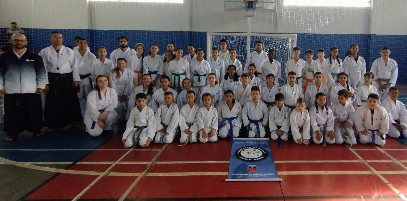 Jardim Alegre conquista vice-campeonato na Copa Watanabe de Karatê 2025