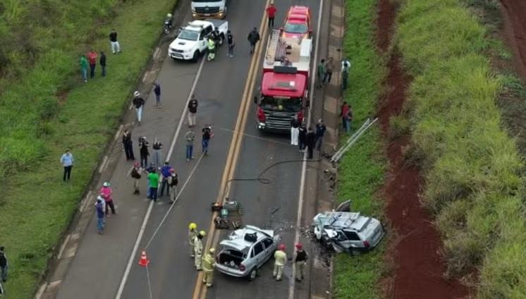 Saiba detalhes do acidente fatal na PR-317 em Floresta: vídeo flagra momento exato da colisão com duas mortes