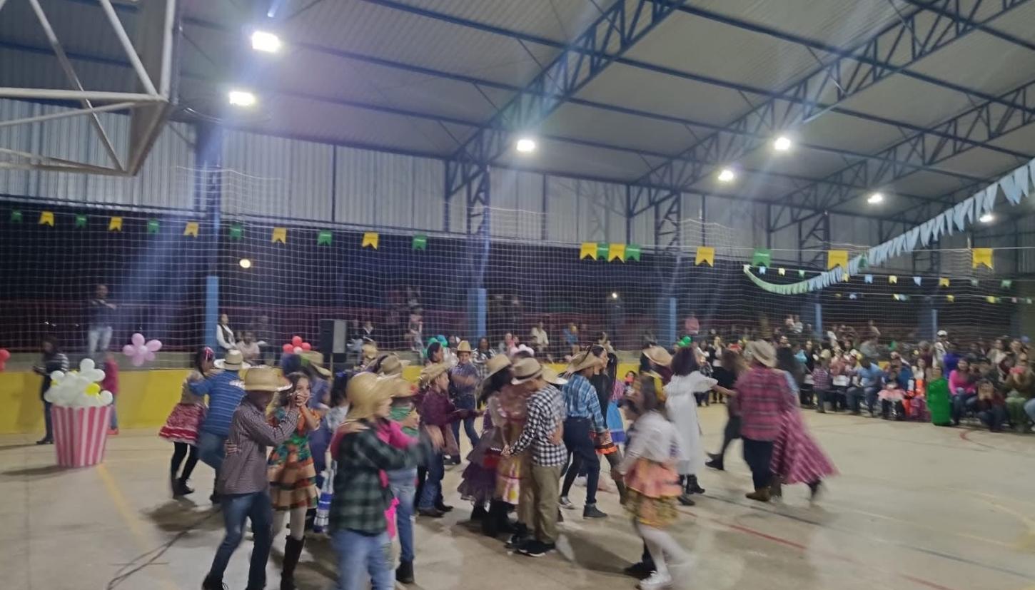 Escola Dilson Teixeira convida para o 3° Arraiá com bingo, danças e comidas típicas em Jardim Alegre