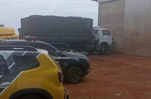 Trabalhador morre ao ter cabeça prensada por caçamba de caminhão no interior do Paraná