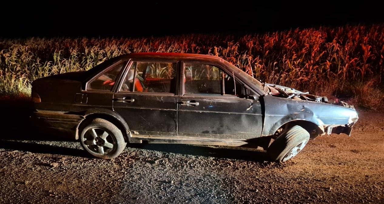 Veículo sai da pista em Jardim Alegre e condutor não é localizado