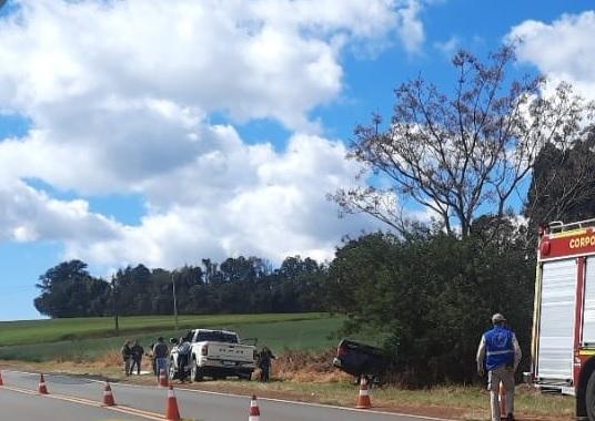 Colisão traseira deixa feridos na PRC-272 em Faxinal