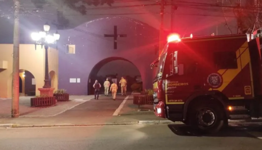 Mulher pede socorro em cemitério de Curitiba e desaparece antes da chegada dos bombeiros