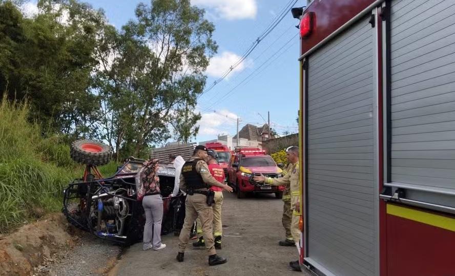 Mulher tem mão amputada em acidente com gaiola cross no Paraná