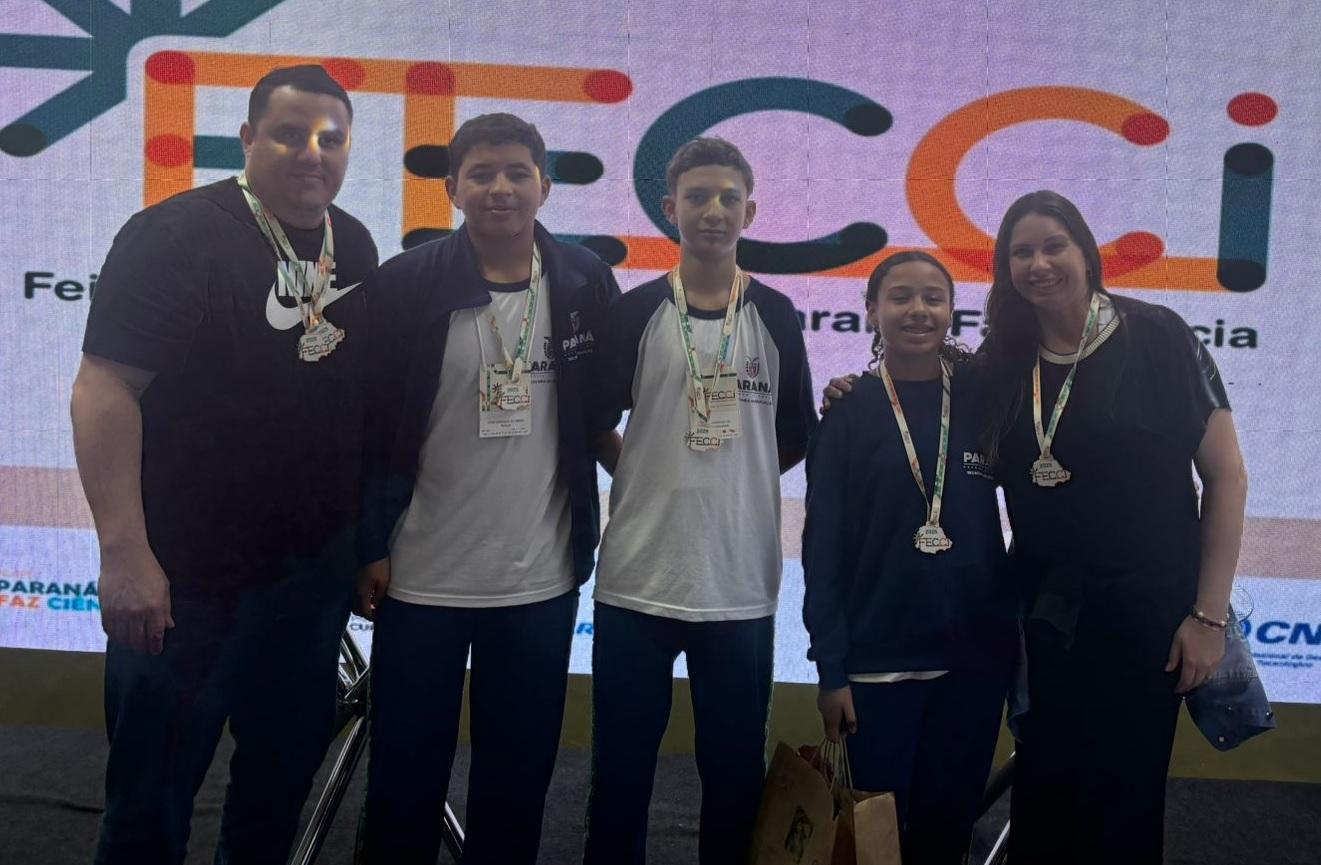 Alunos do Colégio Cristovao Colombo de Jardim Alegre conquistam vice-campeonato em feira científica em Curitiba