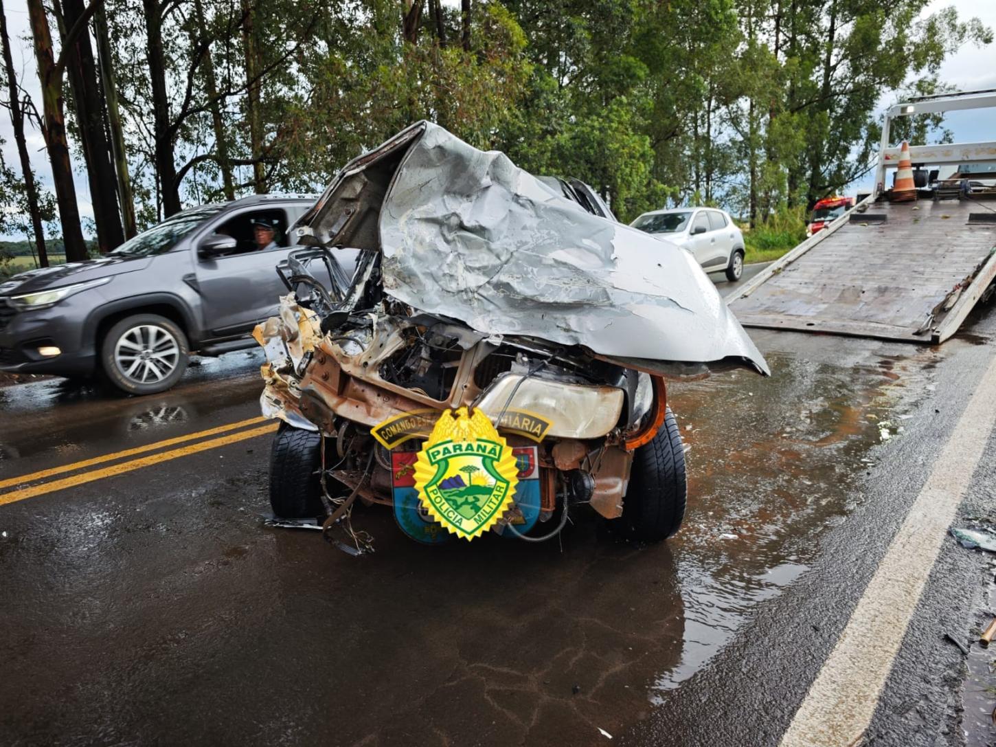 Cinco pessoas ficam feridas em colisão entre Gol e S10 na PR-272, em Faxinal