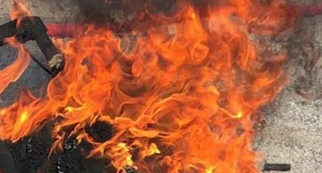 Moto elétrica pega fogo em Ivaiporã