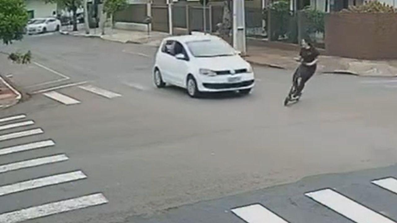 Acidente com patinete elétrico em Arapongas reacende alerta sobre riscos no trânsito