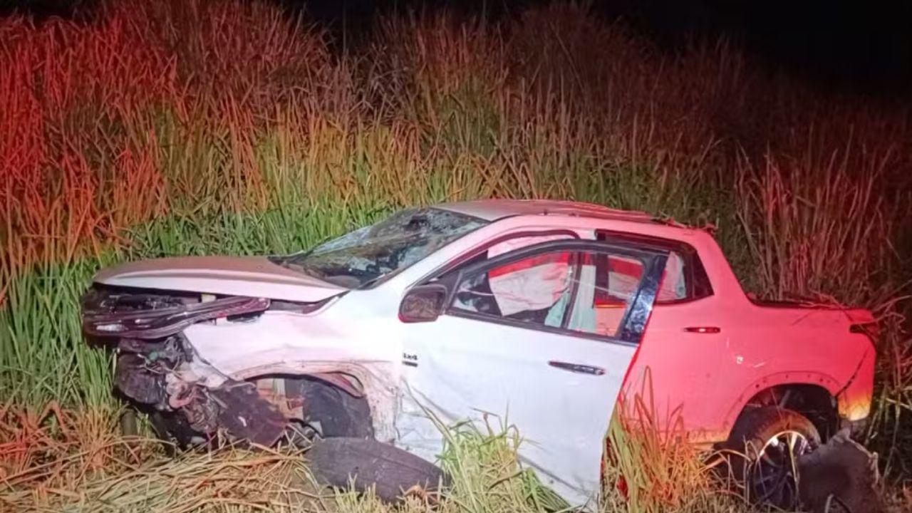 Criança de 6 anos é encontrada sozinha dentro de caminhonete após acidente no Paraná