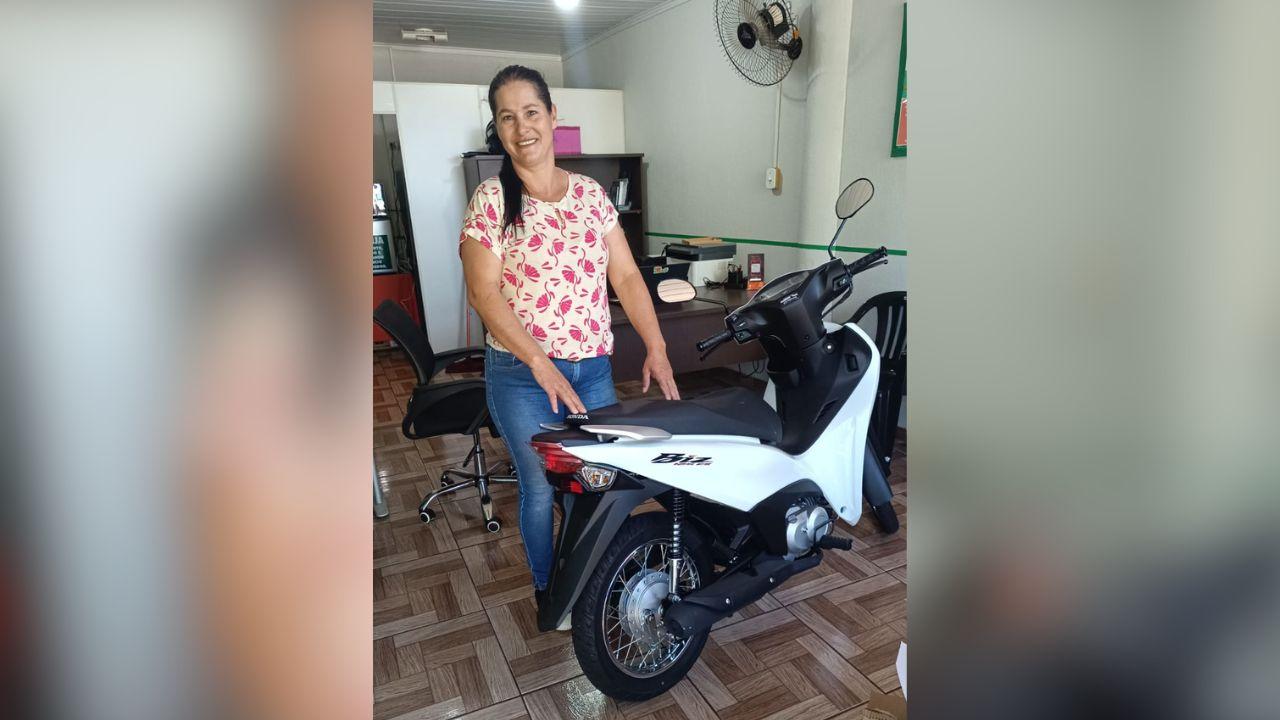 JARDIM ALEGRE: Luzia Tavares da Silva é a grande ganhadora da Biz 125 na promoção da ACIJA; confira os demais ganhadores