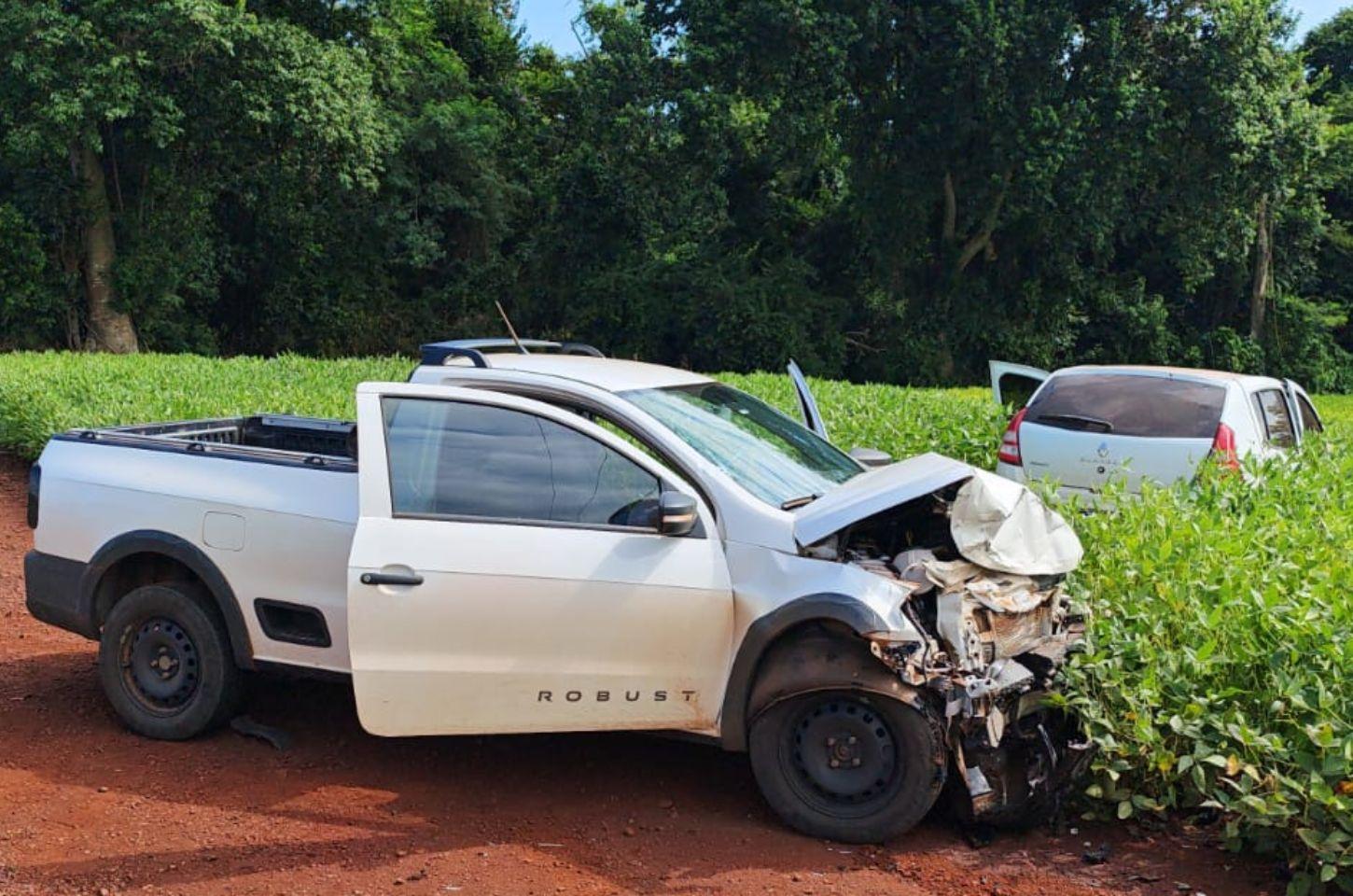 Colisão deixa dois feridos na PR-082, em Lunardelli
