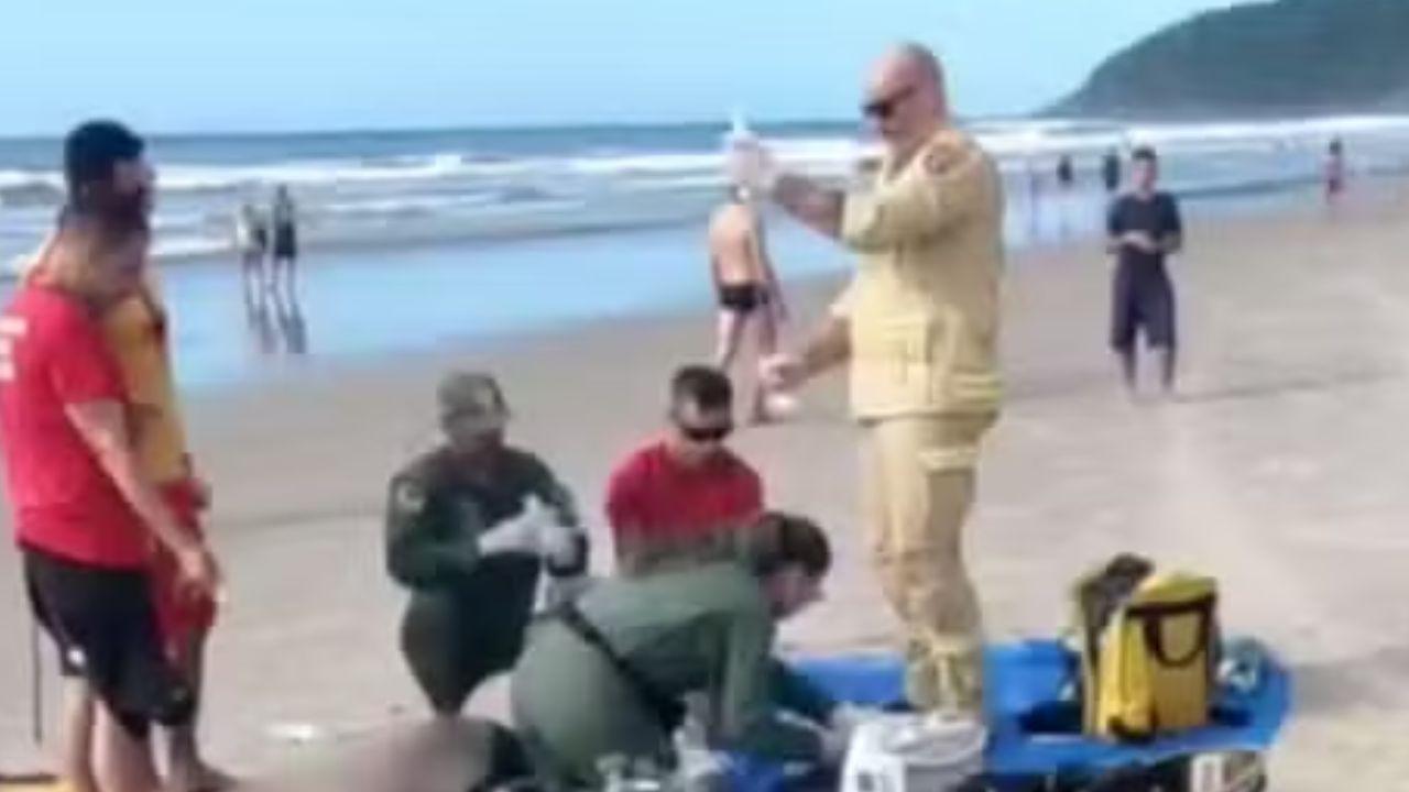 Avô morre após salvar neto de afogamento em praia, no litoral do Paraná