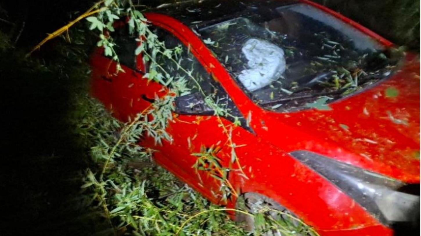 Capotamento envolve Hyundai HB20 entre Jardim Alegre e Lidianópolis