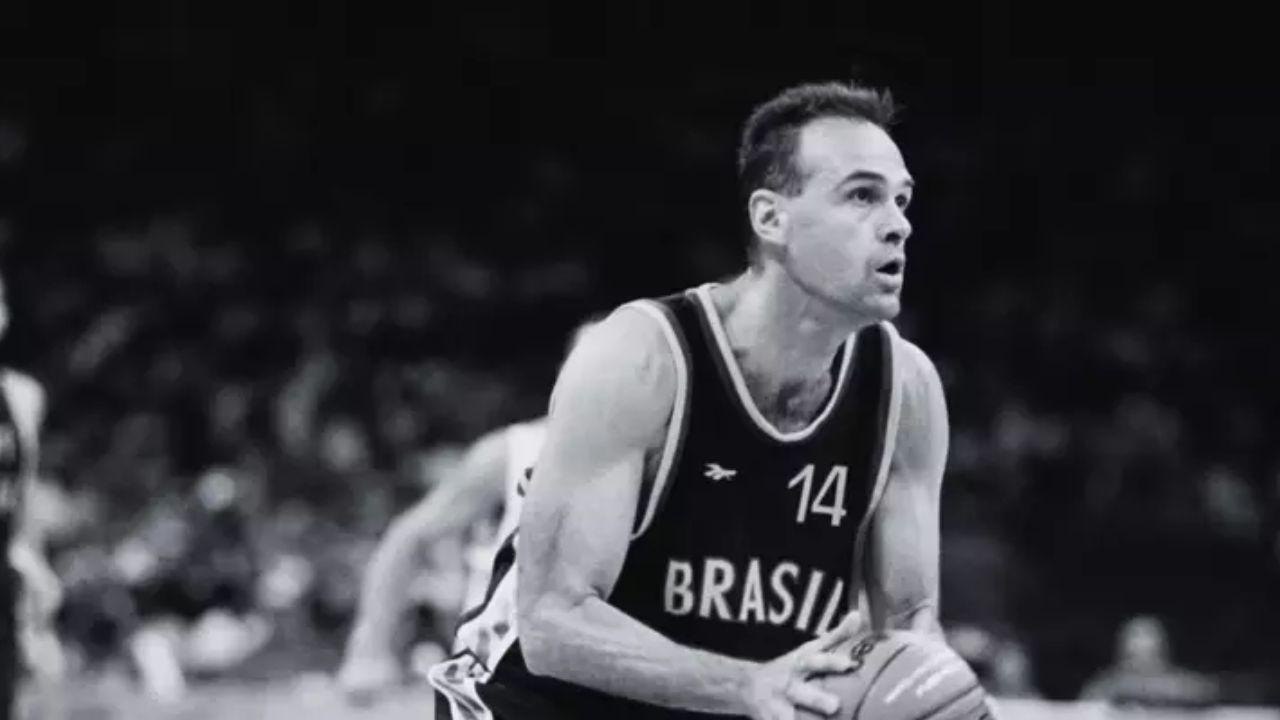 Oscar Schmidt, maior ídolo do basquete brasileiro, morre em SP aos 68 anos