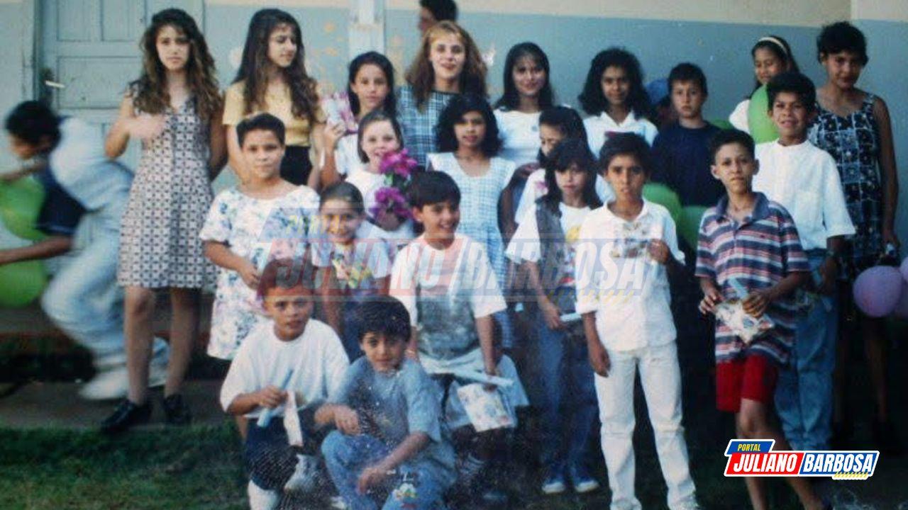 Formandos do 4º ano primário da Escola Escola Emílio Ribas, turma de 1995