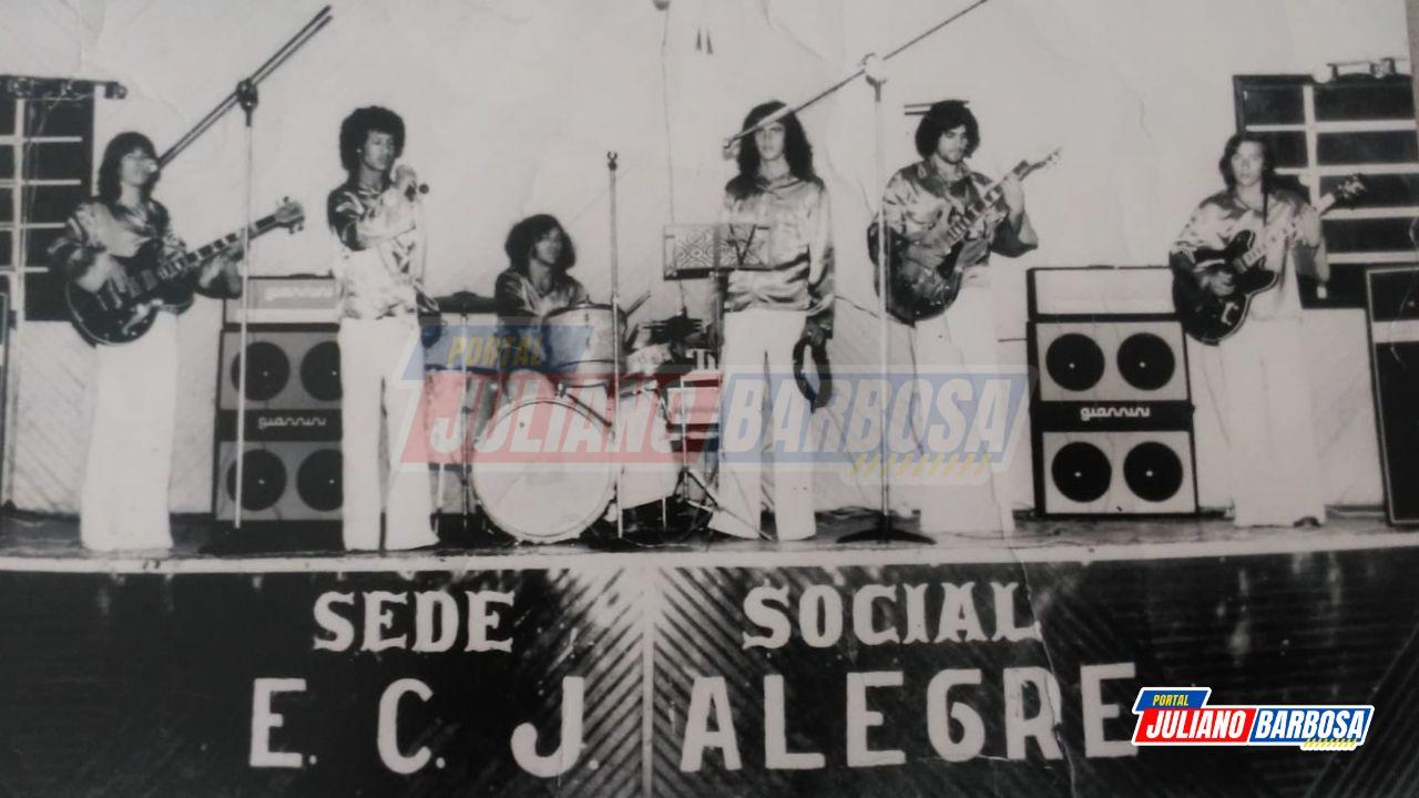 Os Ornamentais, considerada a primeira banda de Jardim Alegre, em apresentação na sede social do E.C. Jardim Alegre. Na foto, Bonfim (contrabaixo), Valdivino e Donizete Beltrame (vocais), Gilberto (bateria) e Pedrão e Pedri