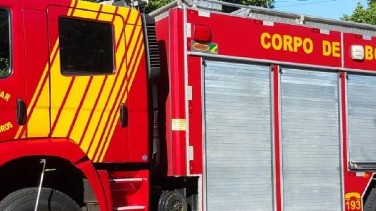 Fusca pega fogo e mobiliza Corpo de Bombeiros na zona rural de Jardim Alegre
