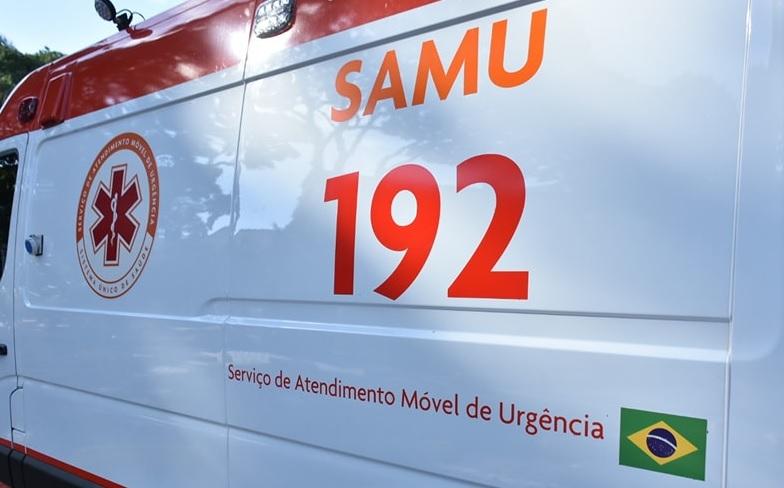 Motociclista fica ferida após colisão com carro no Centro de Ivaiporã