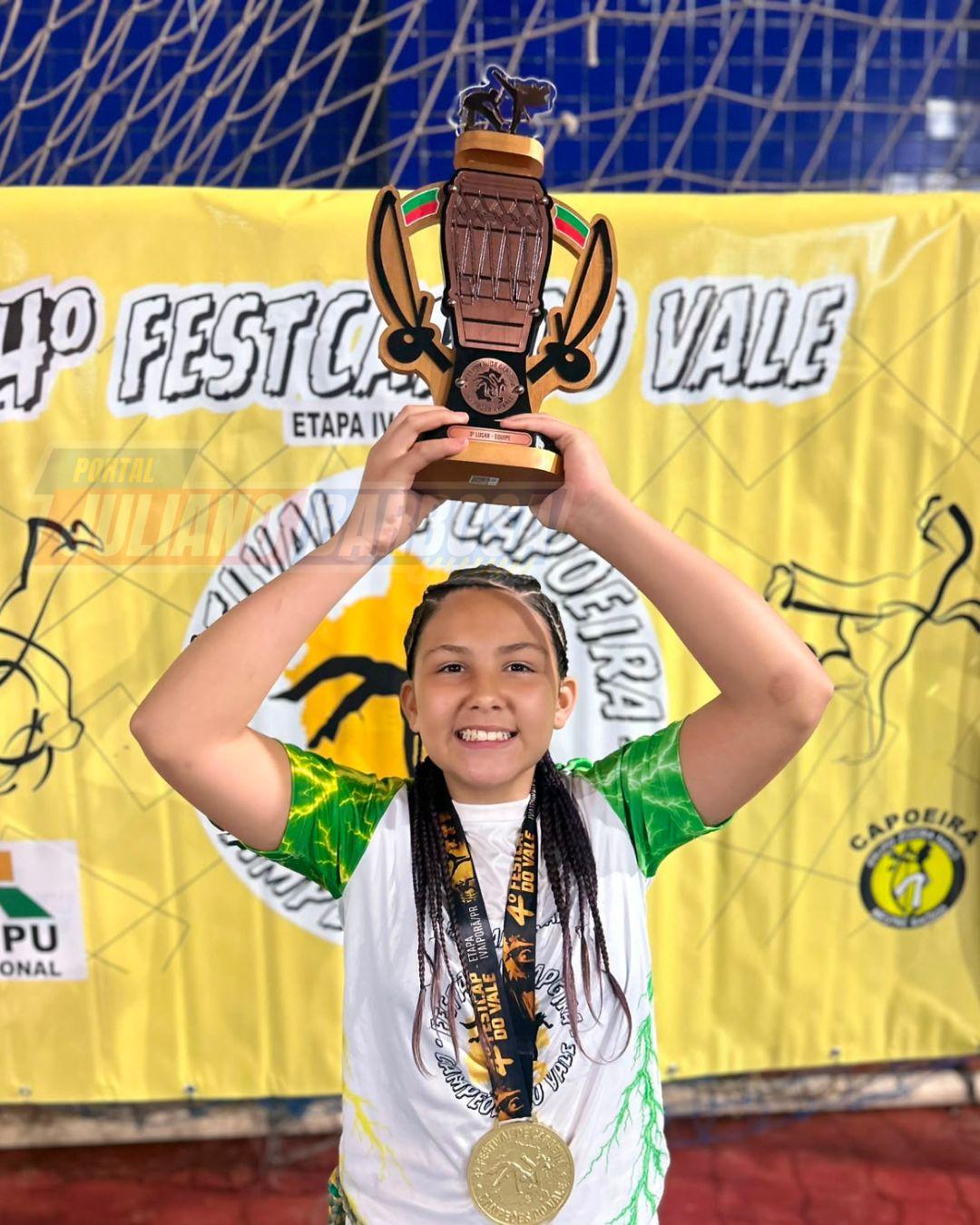 Laura da Silva Araújo comemora a conquista do bicampeonato no FESTCAP.