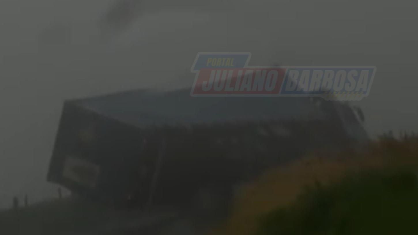 Vídeo mostra momento em que caminhão tomba na PR-082 entre Jardim Alegre e Lunardelli