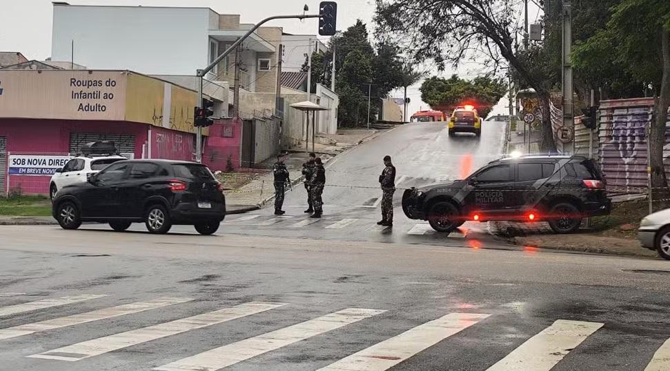 Curitiba: ação policial termina com suspeito morto após crianças serem feitas reféns em CMEI