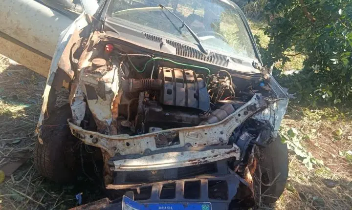 Acidente na PRC-466 entre Jardim Alegre e Lidianópolis deixa duas pessoas feridas após capotamento