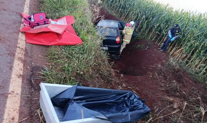 Acidente entre Ivaiporã e Arapuã deixa uma vítima fatal e duas pessoas feridas