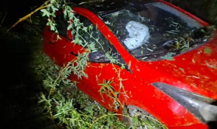 Capotamento envolve Hyundai HB20 entre Jardim Alegre e Lidianópolis