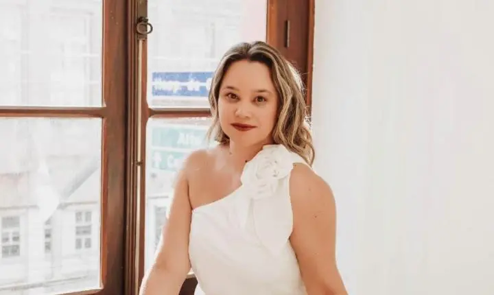 Caroline Fernanda Domingos celebra aniversário nesta terça-feira (7)