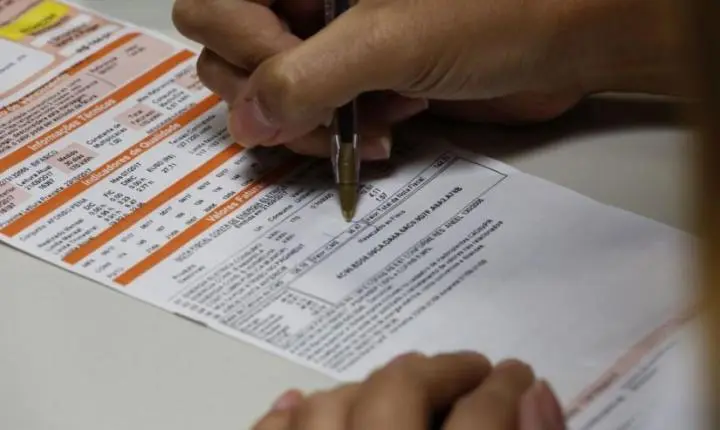 Conta de luz no Paraná deve sofrer reajuste de 19,2% a partir de junho