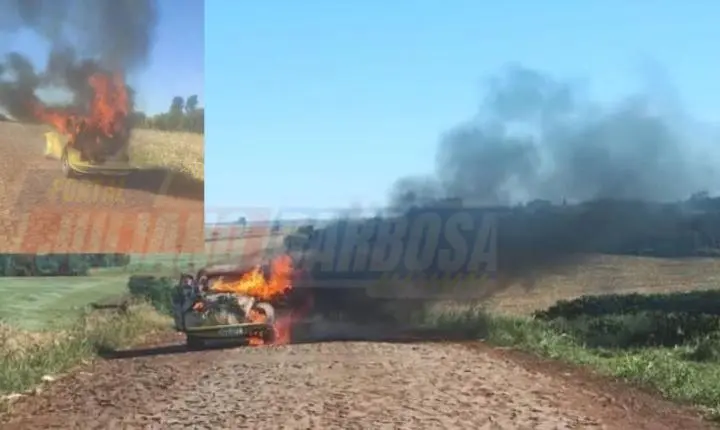 Fusca é consumido pelo fogo na tarde deste domingo em Lidianópolis