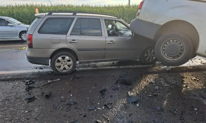 Homem de 52 anos morre em grave acidente envolvendo três veículos na PRC-466 em Ivaiporã